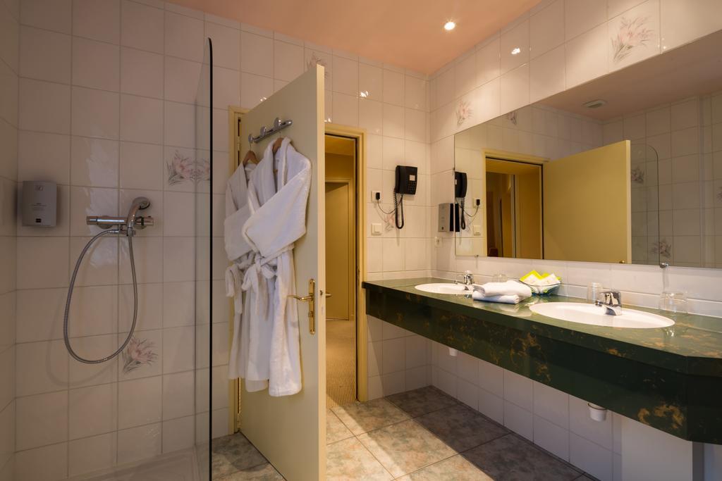 Auberge Du Lac, Sure Hotel Collection By Best Western Mesnil-Saint-Père Exterior foto